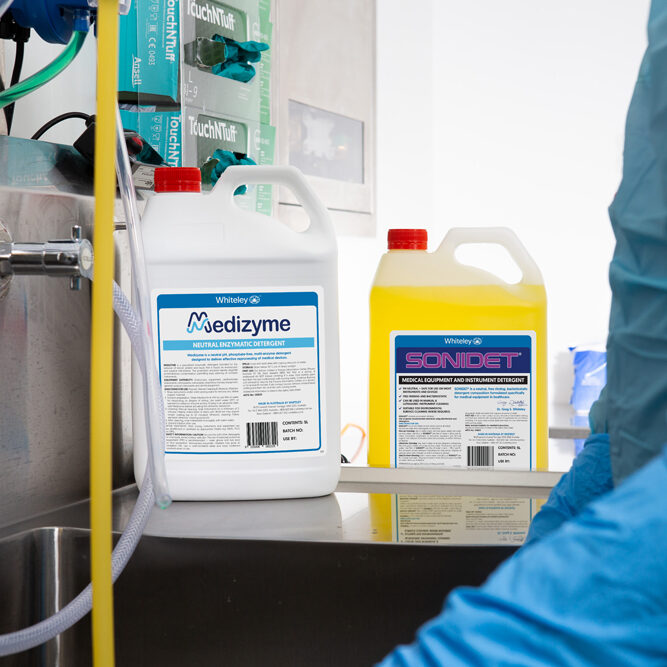 20119_0159-Medizyme-and-Sonidet-in-use-1.jpg