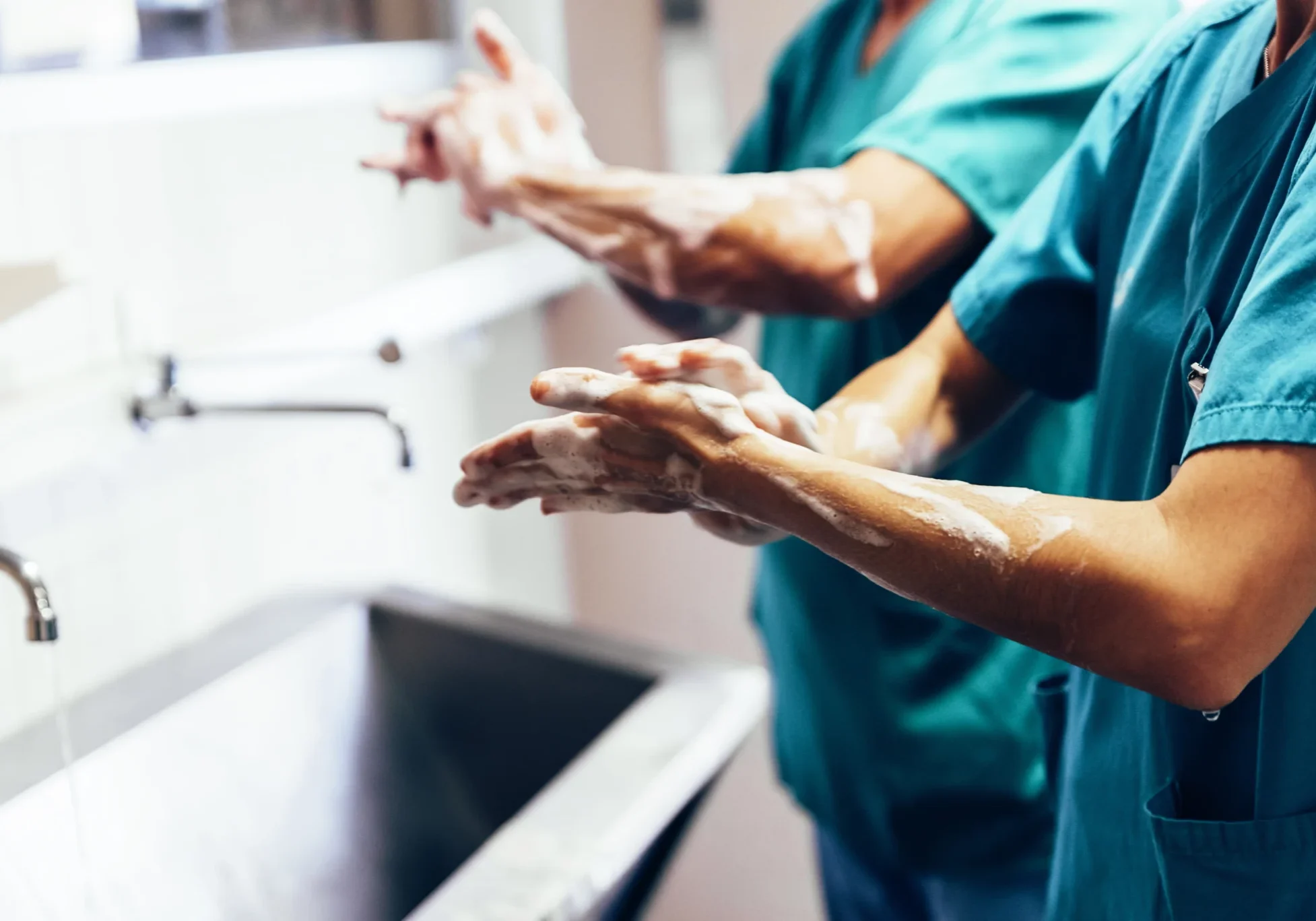 iStock-687758768-Surgeons-Washing-Hands.jpg-2048x1367
